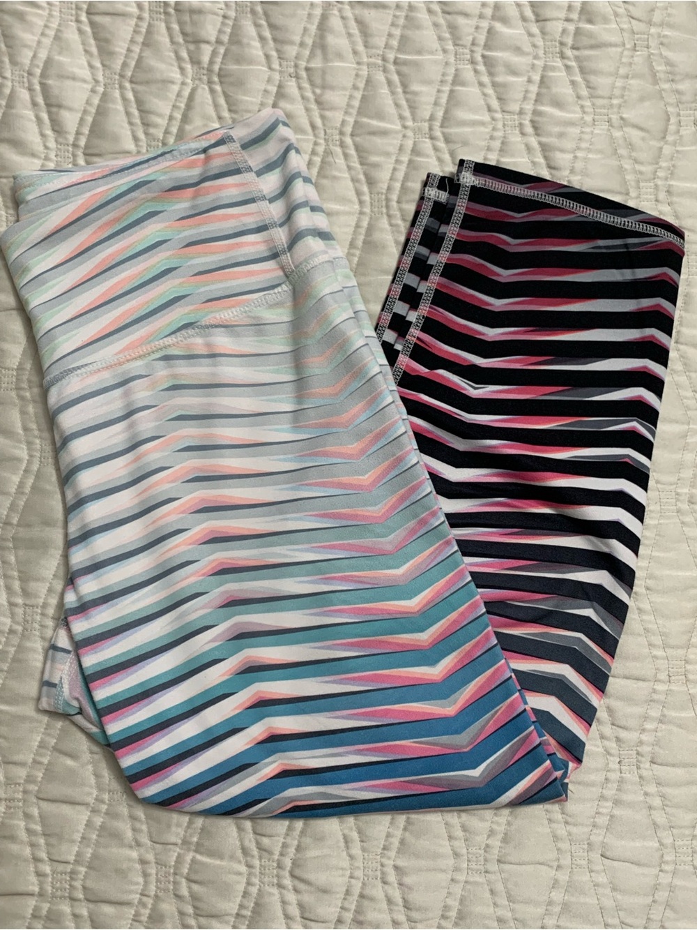 Rare Athleta Kaleidoscope Stripe Leggings - Mint, Pink & Gray Size Medium M
